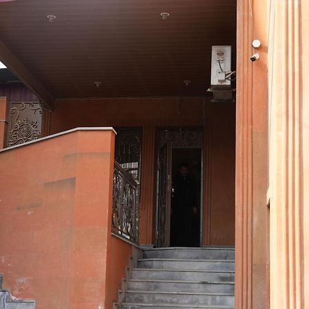 Ivan House Appartement Jerevan Buitenkant foto